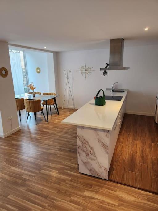 Stylishly Apartament Ginachero 2 Malaga Exterior photo